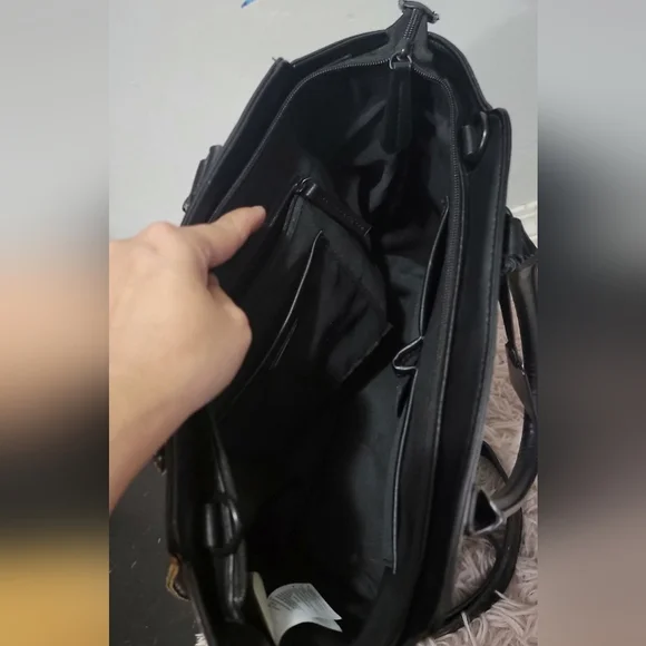 Aldo Black Hand /Cross Body Bag - Picture 3 of 16